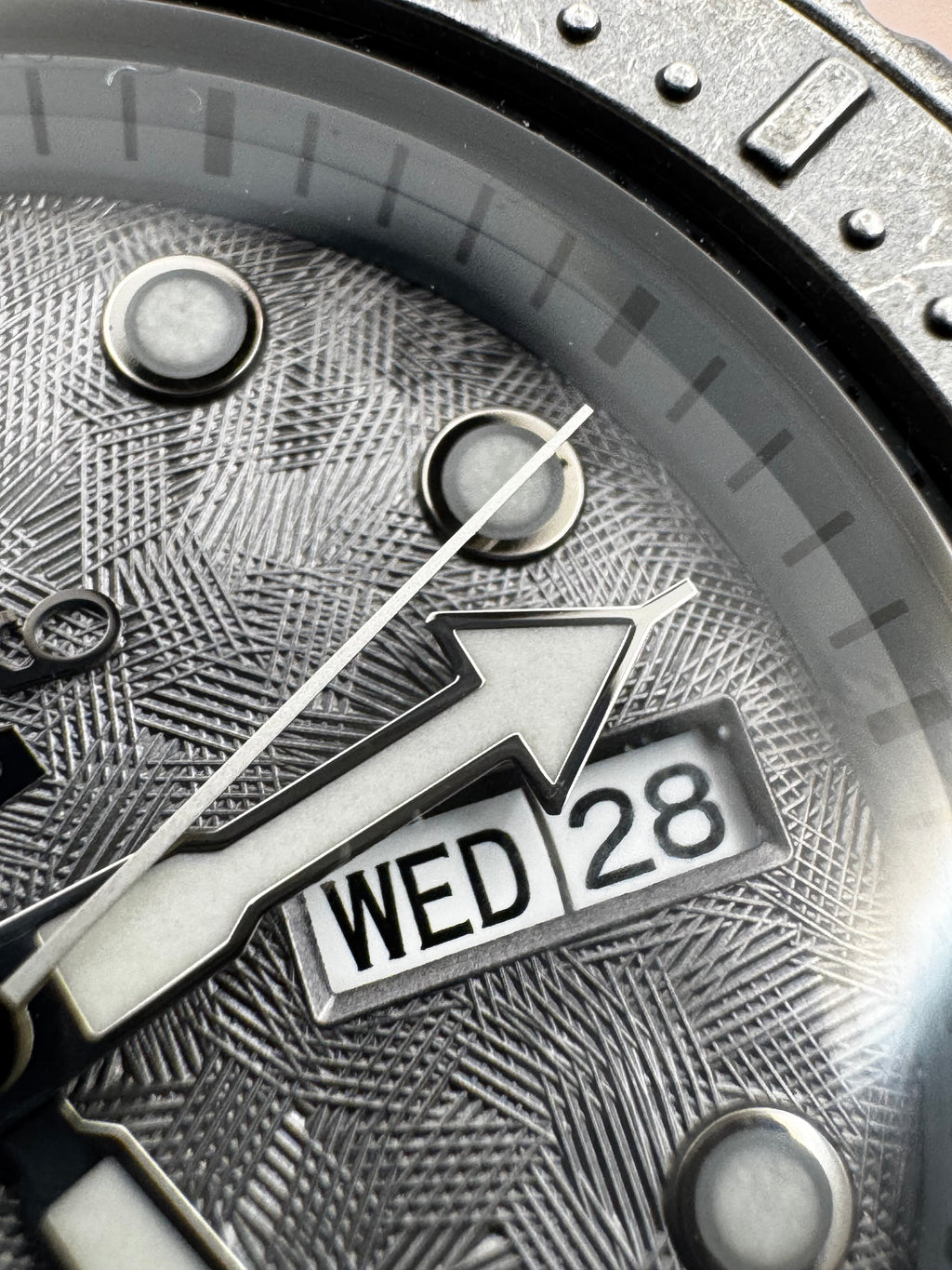 Seiko SRPE79K1 – Automatic
Stal Szara tarcza Day-Date Seiko 5 Sports diver