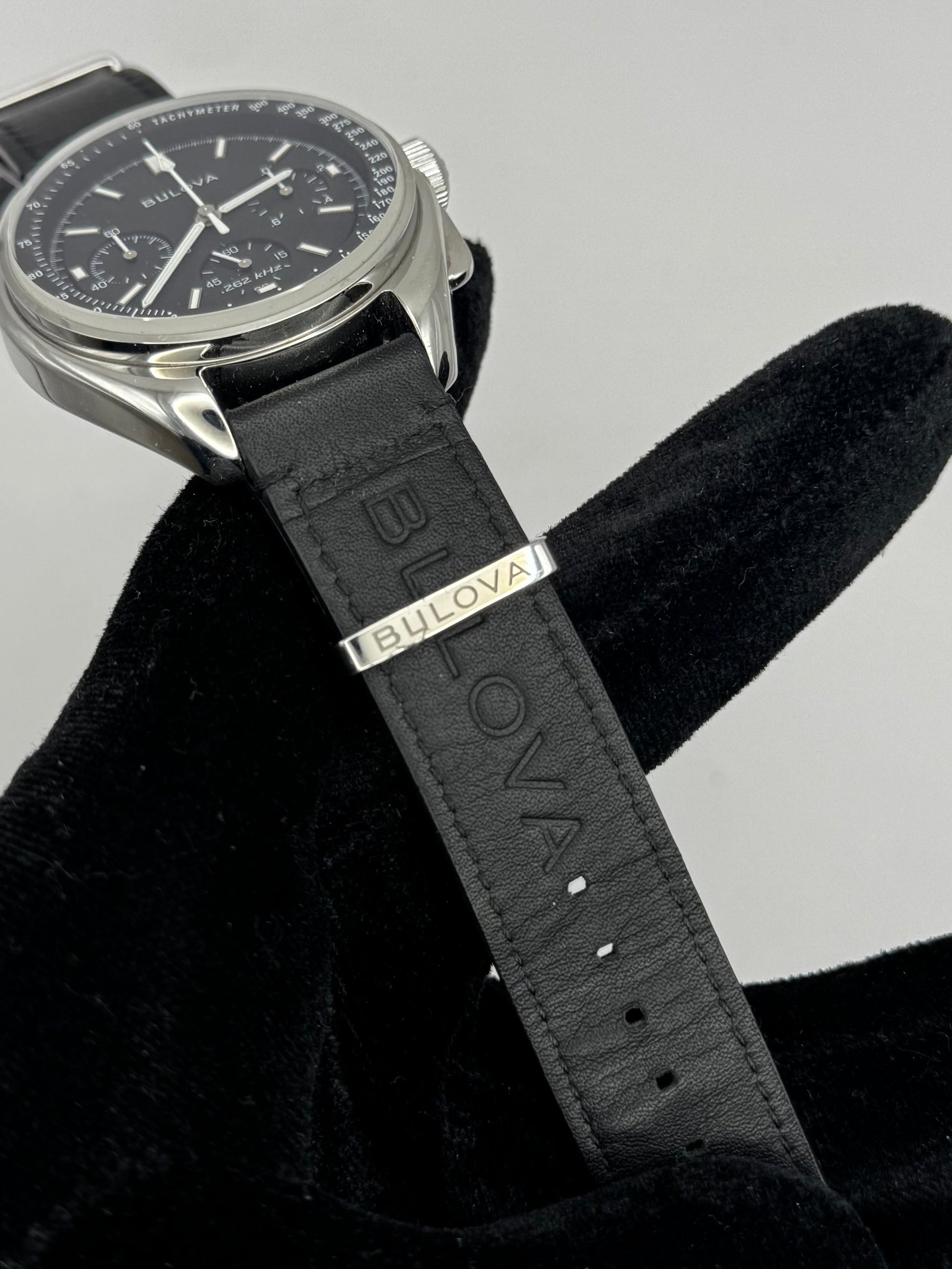 Bulova Lunar Pilot 96A225
Chronograf • 262 kHz • Apollo 15 45MM męski zegarek