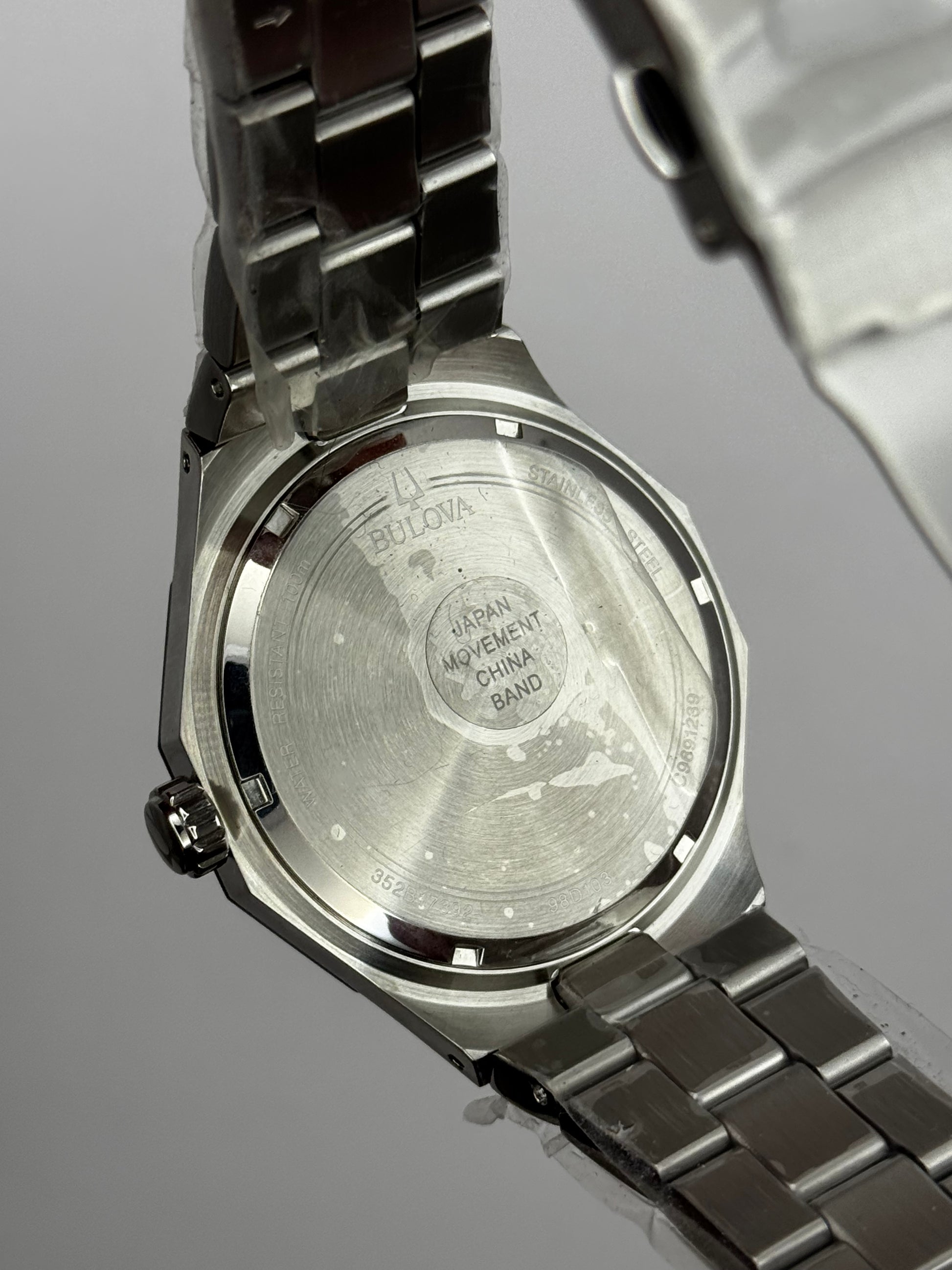 Bulova Marine Star Diamond Dial

Ref. 98D103 44mm męski zegarek stalowy