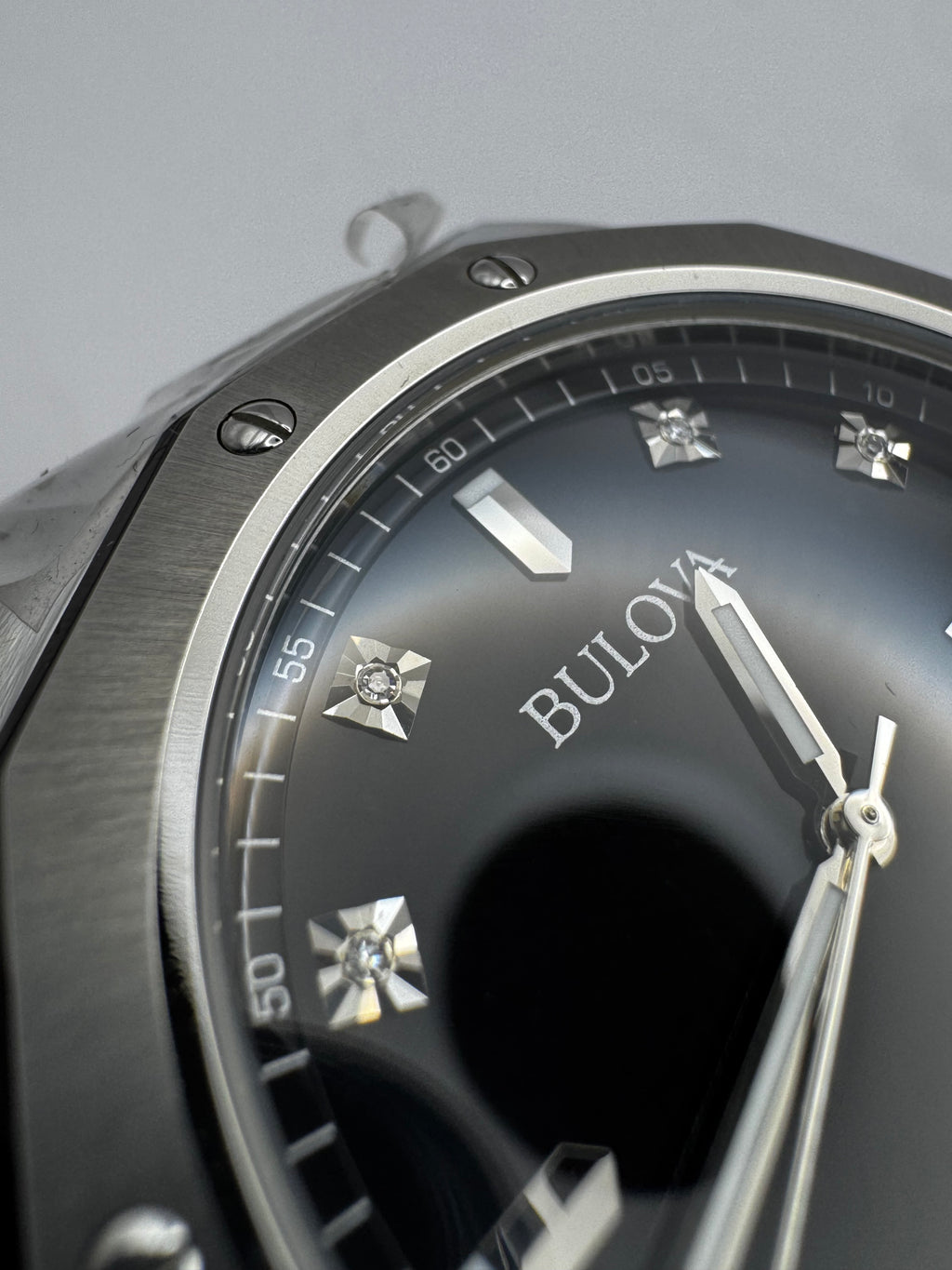 Bulova Marine Star Diamond Dial

Ref. 98D103 44mm męski zegarek stalowy