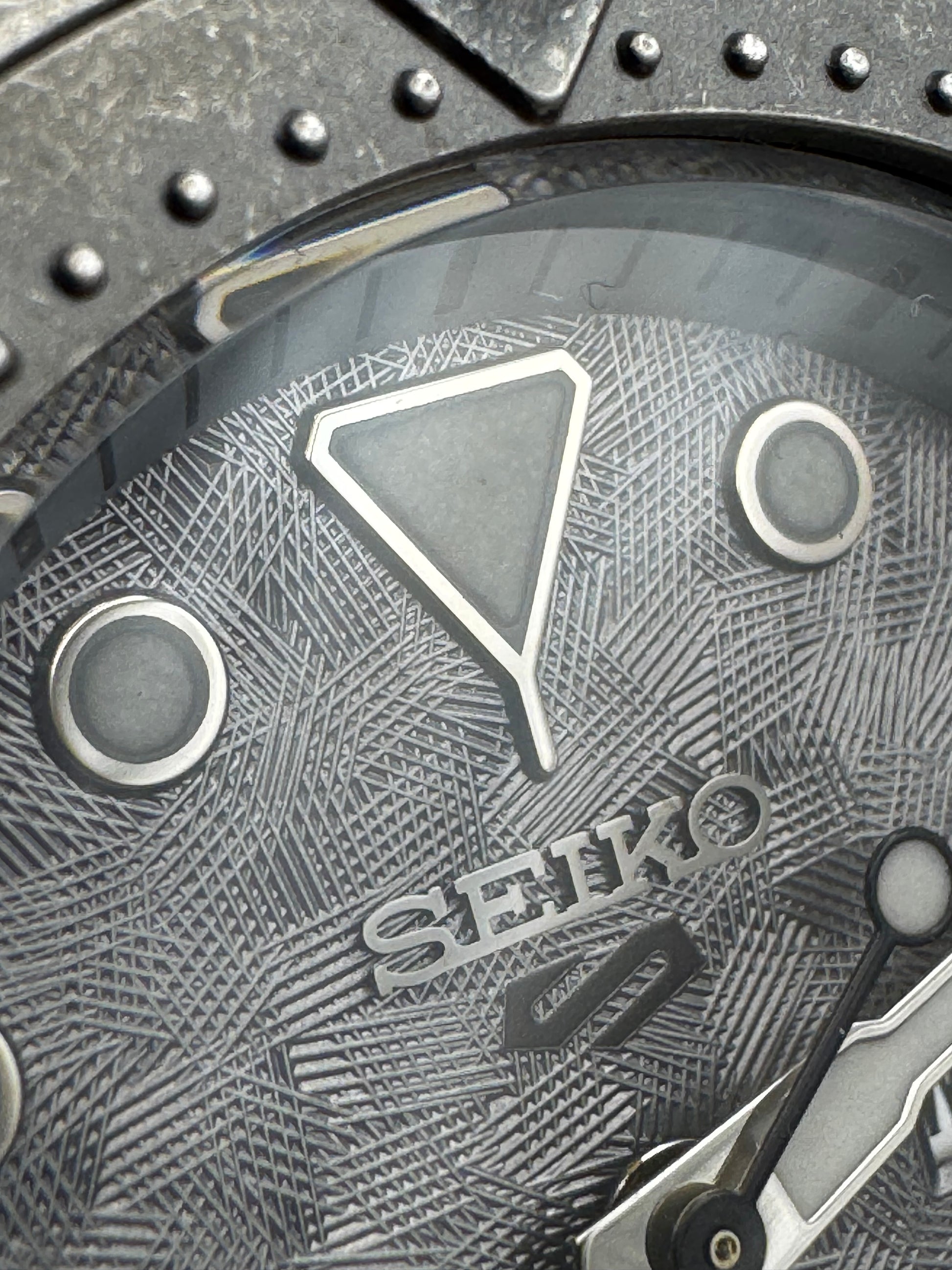 Seiko SRPE79K1 – Automatic
Stal Szara tarcza Day-Date Seiko 5 Sports diver