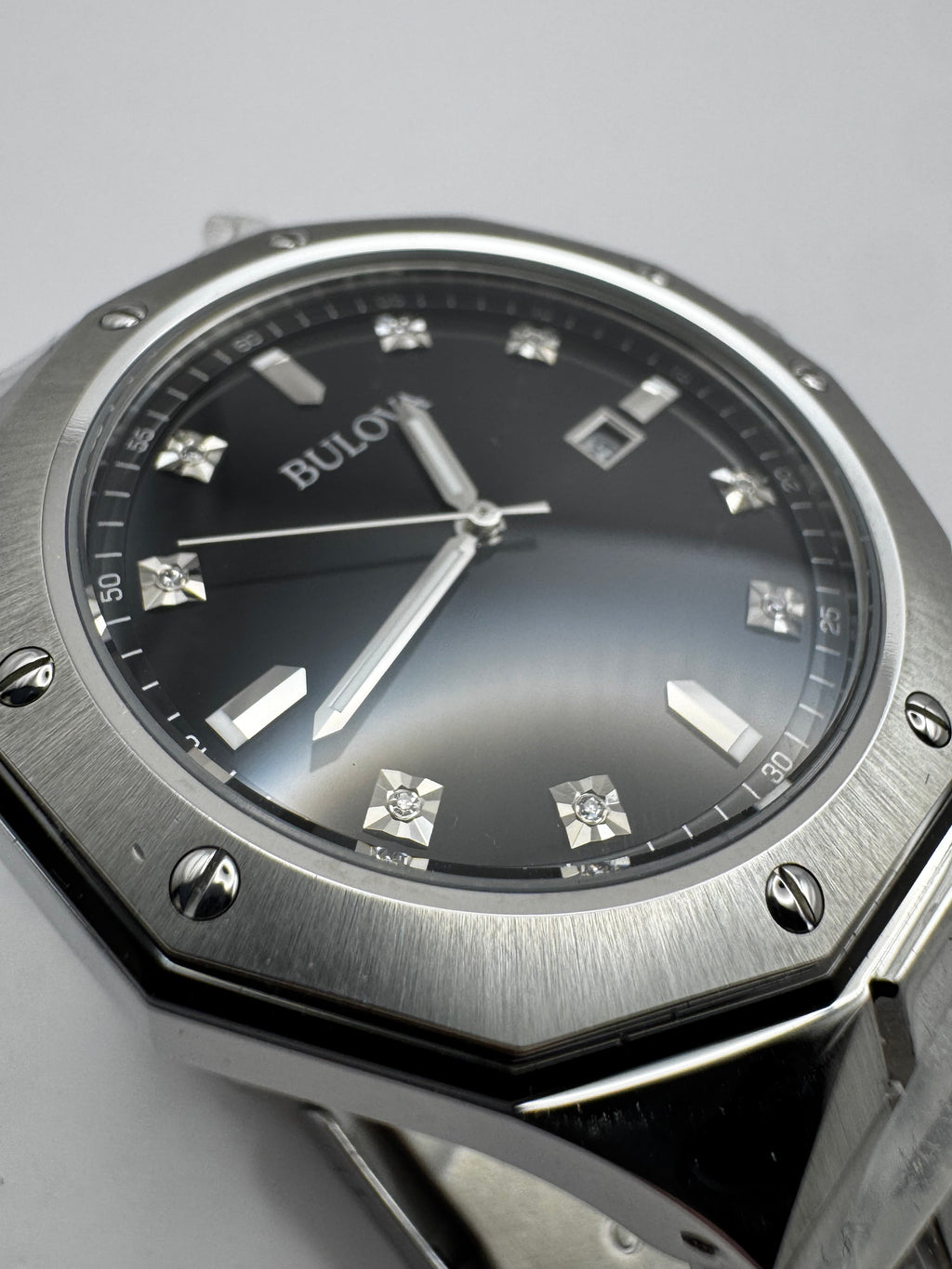 Bulova Marine Star Diamond Dial

Ref. 98D103 44mm męski zegarek stalowy