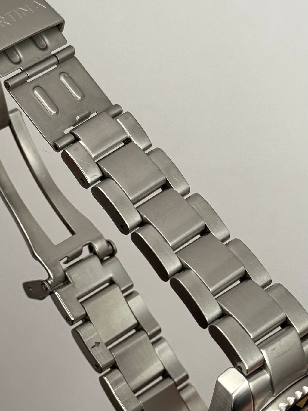 Certina C013.410.11.057.00 – DS Action

Swiss Made • sportowy diver • 200 m męski zegarek