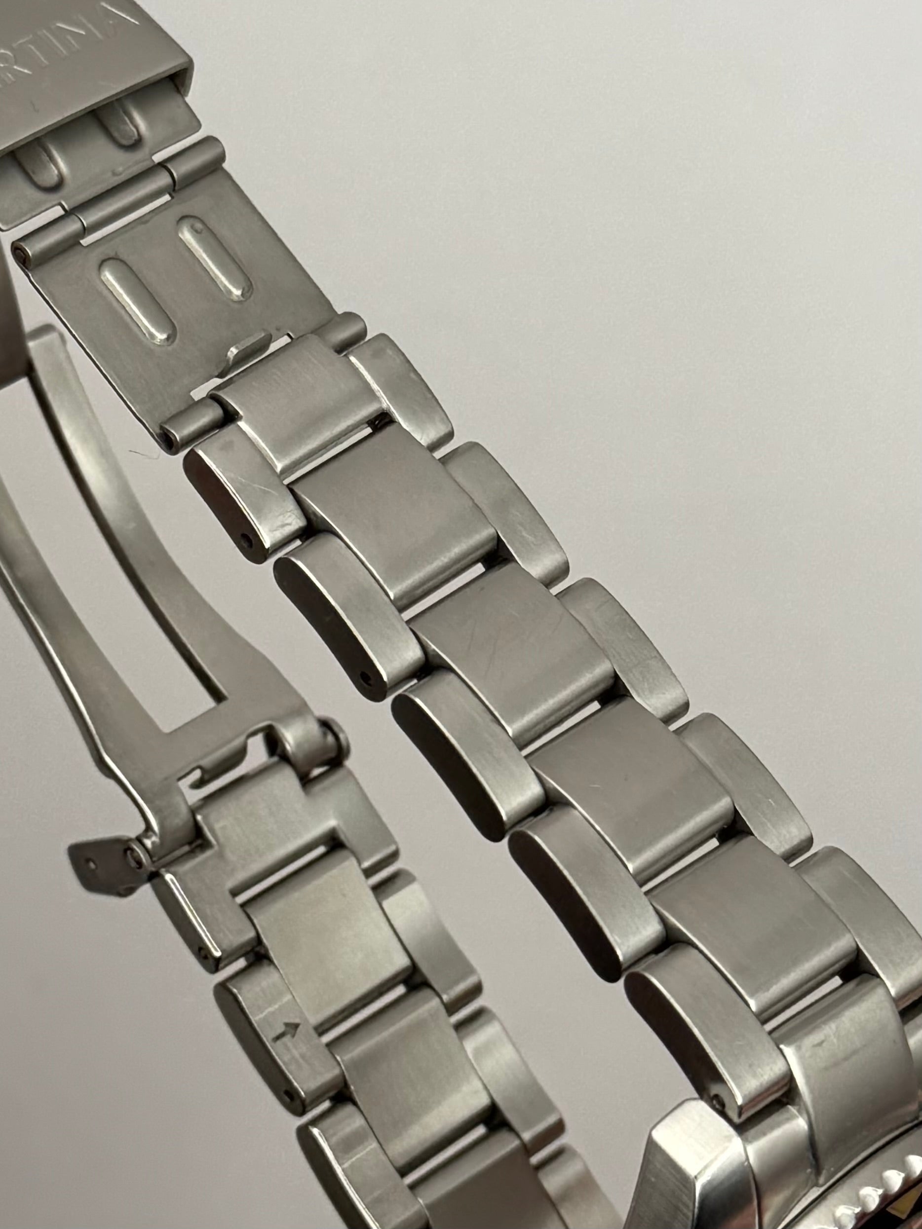 Certina C013.410.11.057.00 – DS Action

Swiss Made • sportowy diver • 200 m męski zegarek