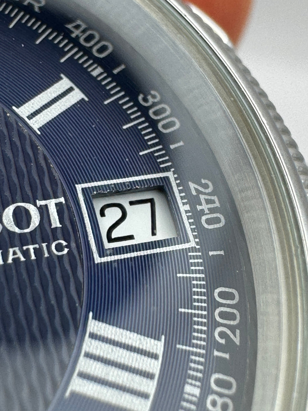 Tissot v560 bridgeport navy chrono dial automatic 39mm