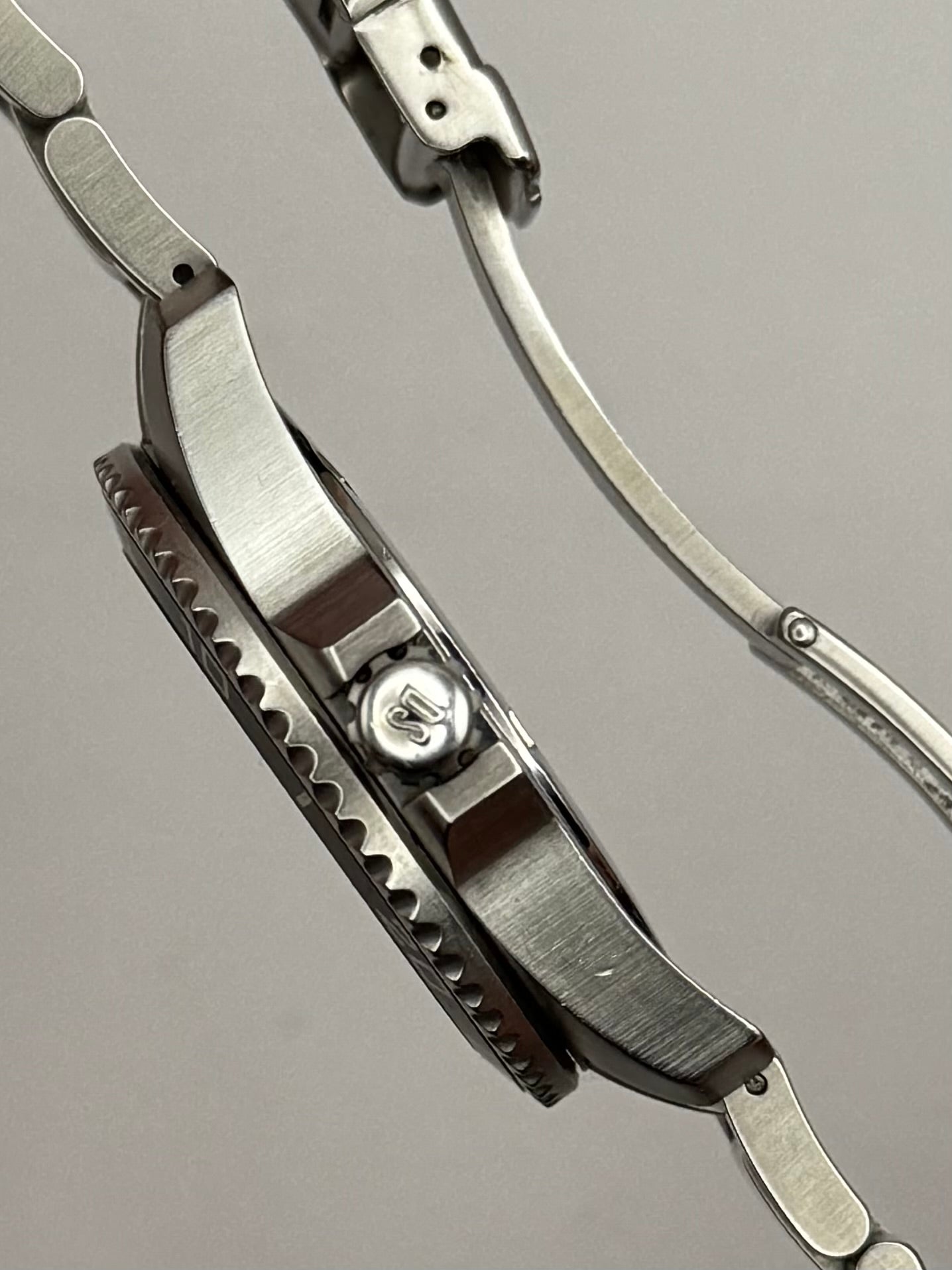 Certina C013.410.11.057.00 – DS Action

Swiss Made • sportowy diver • 200 m męski zegarek