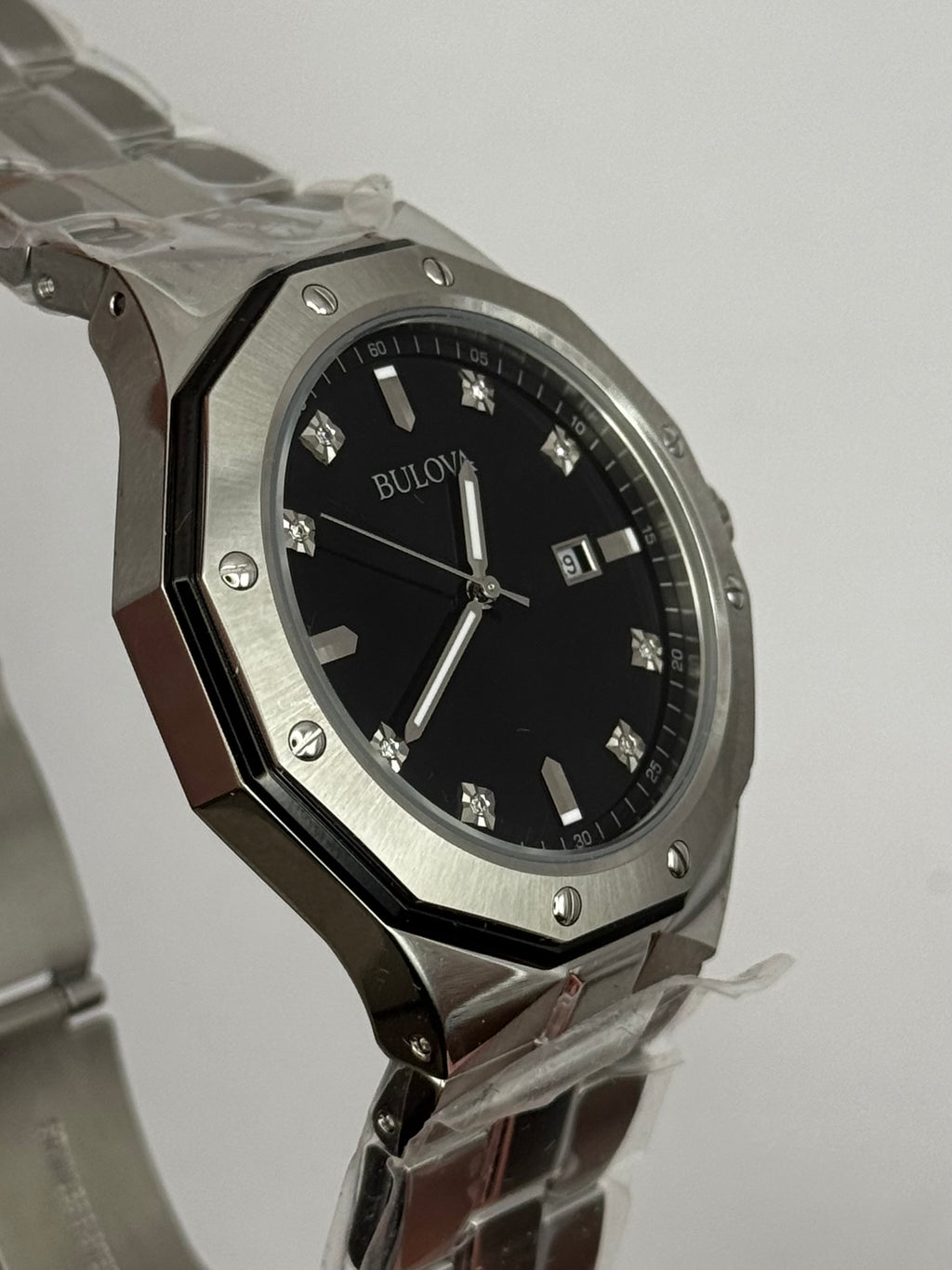 Bulova Marine Star Diamond Dial

Ref. 98D103 44mm męski zegarek stalowy